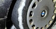 Gostynin: Kierujący BMW jechał na łysych oponach. Trwała śnieżyca