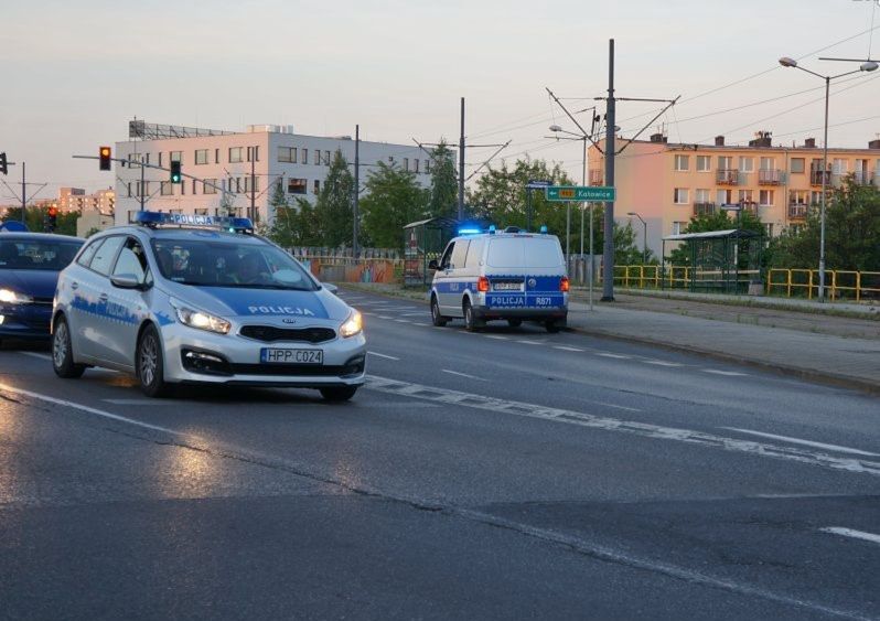 Śląskie. Policjanci z Chorzowa poszukują 15-letniej Samiry Walentek. Dziewczyna wyszła z domu w środę 16 czerwca.