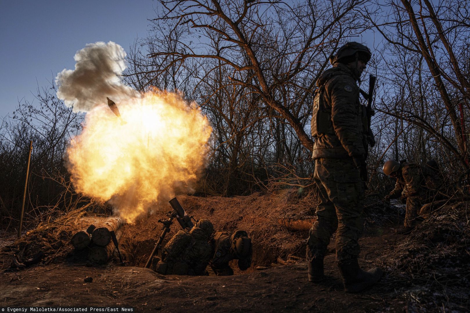 Ukraina - arch
Ukrainian servicemen fire a 120 mm mortar towards Russian positions at the frontline near Bakhmut, Donetsk region, Ukraine, Wednesday, Jan. 11, 2023. (AP Photo/Evgeniy Maloletka)
Evgeniy Maloletka