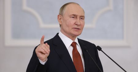 Putin zapowiada cięcia wydatków na obronność. Rosja "zapłaciła inflacją"