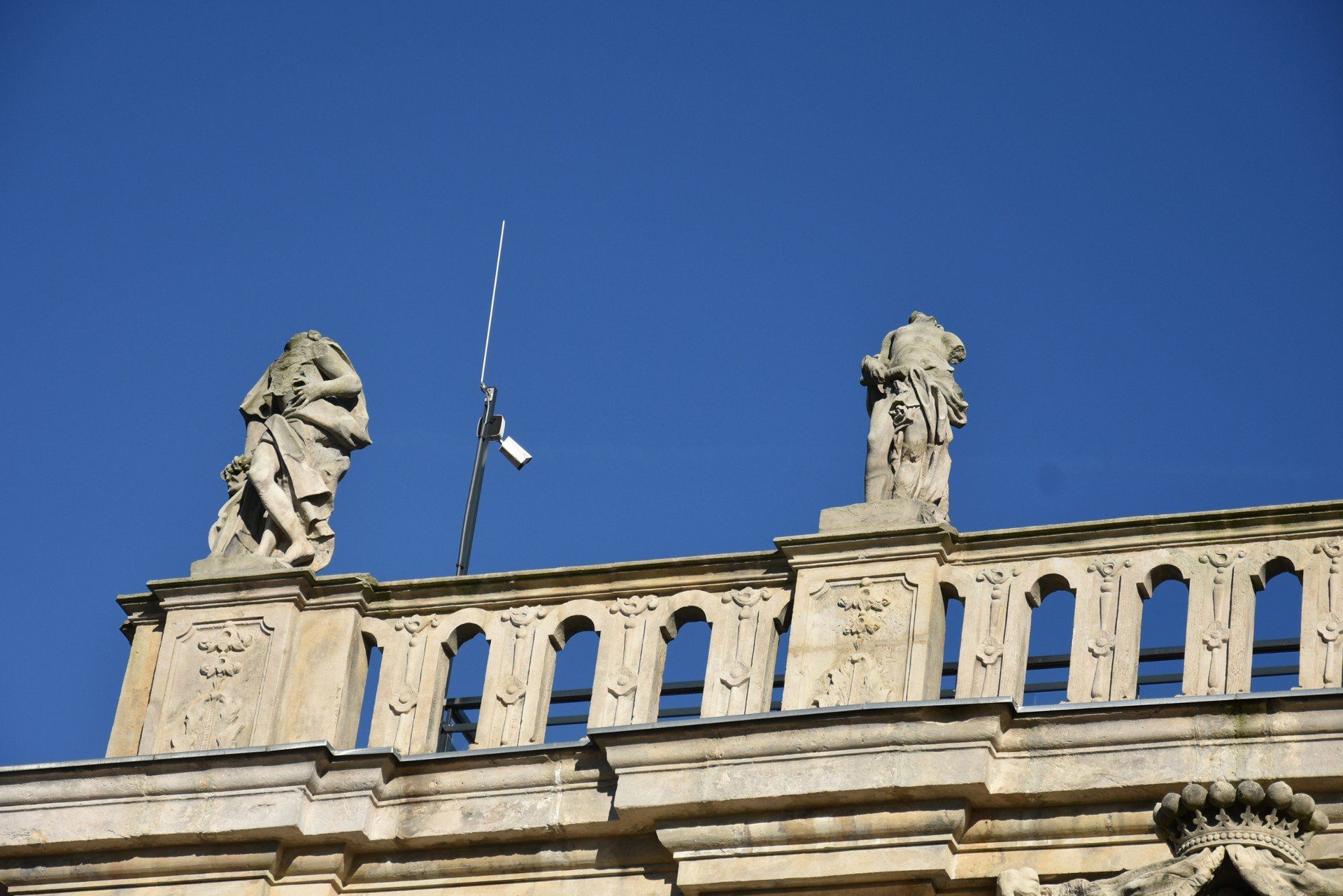 Do dziś wszystkie postacie są pozbawione głów.