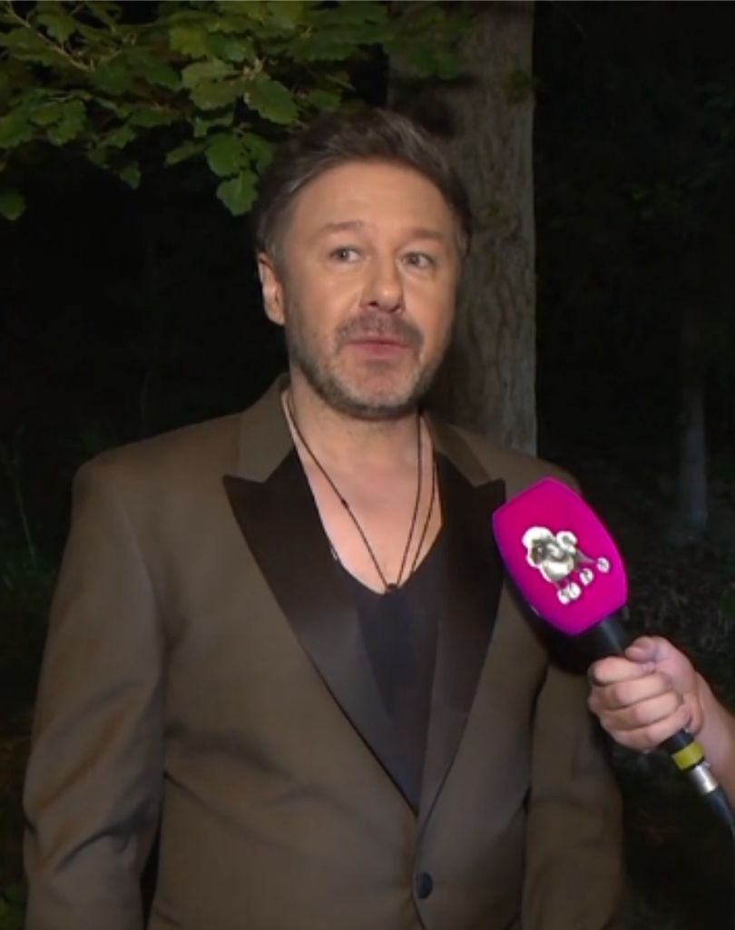 Andrzej Piaseczny komentuje pocałunek muzyków Maneskin i uderza w polską władzę