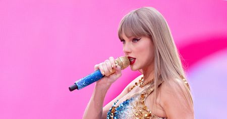 Partner Taylor Swift nie przyjechał z nią do Polski. Wiadomo dlaczego