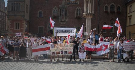 Białoruś. Ambasador Polski przy UE Andrzej Sadoś o podobieństwie do "Solidarności"