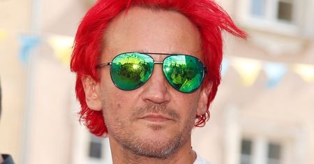 Michał Wiśniewski pozuje Z ŻONĄ na tle KOLEKCJI PIW: „Mam w końcu japońskie!” (FOTO)