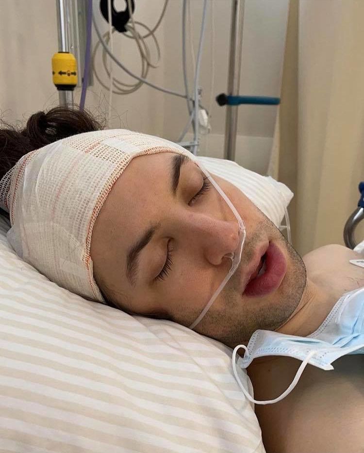 Syn Micka Jaggera chwali się operacją ucha