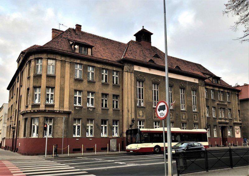 Wielkopolski Kurator Oświaty wydał negatywną opinię w sprawie planów likwidacji SP 1 w Lesznie. Prezydent G. Rusiecki zapowiada odwołanie