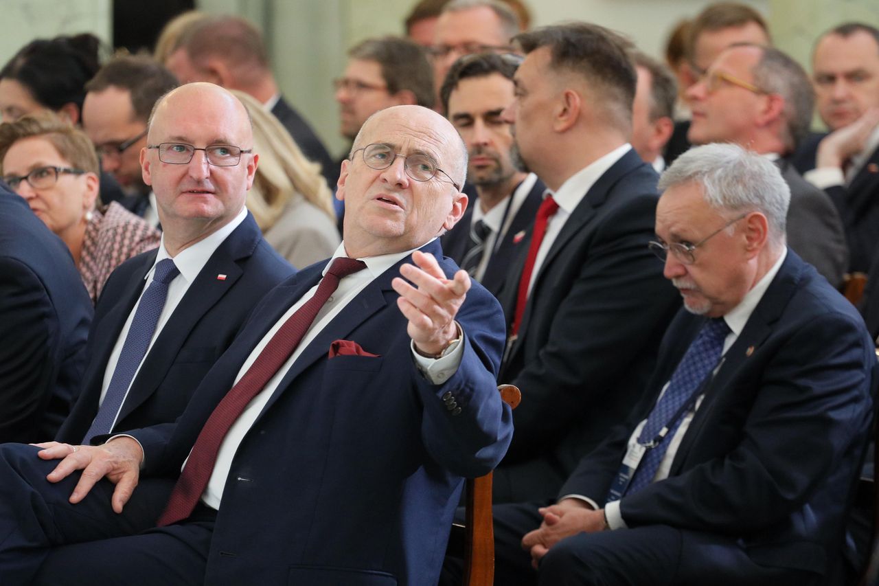 Afera wizowa. Rau zwlekał z nowym szefem audytu w MSZ. Funkcję pełnił Wawrzyk