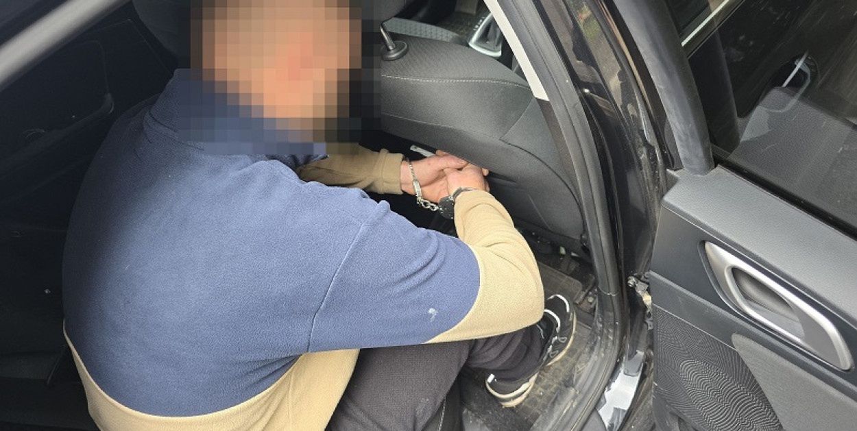 Legnica: 29-letni Ukrainiec zatrzymany w kradzionym volkswagenie
