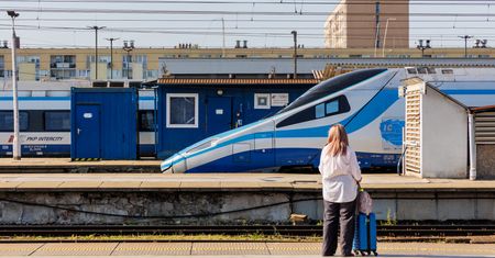 Rekordowa liczba podróżnych w PKP Intercity. Nie do wiary, co gubimy w pociągach