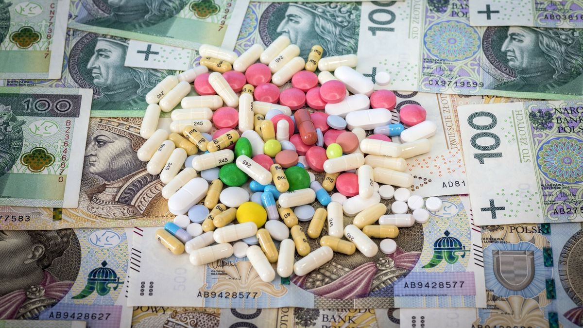 Stock Arkadiusz Zi�?ek
fot: Arkadiusz Ziolek/ East News. 11.07.2019.    n/z Leki na tle pieniedzy.
ARKADIUSZ ZIOLEK