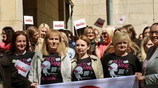 Legnica: Protest przed ZUS. Pracownicy domagają się podwyżek i lepszych warunków pracy