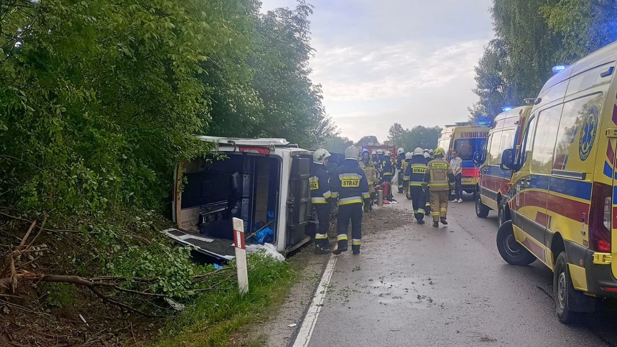 Groźny wypadek busa w Rzepienniku Suchym