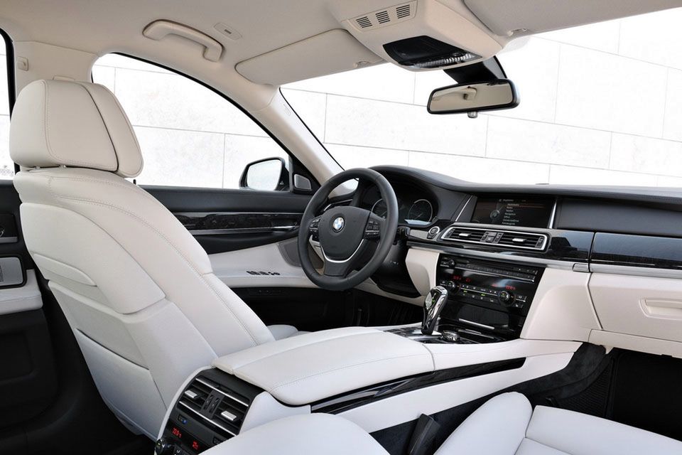 BMW serii 7 na rok 2013 - megagaleria niemieckiego okrętu flagowego 216