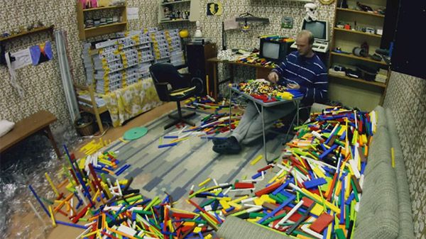 Ile zajmuje posortowanie 65 000 klocków LEGO? [wideo] 1