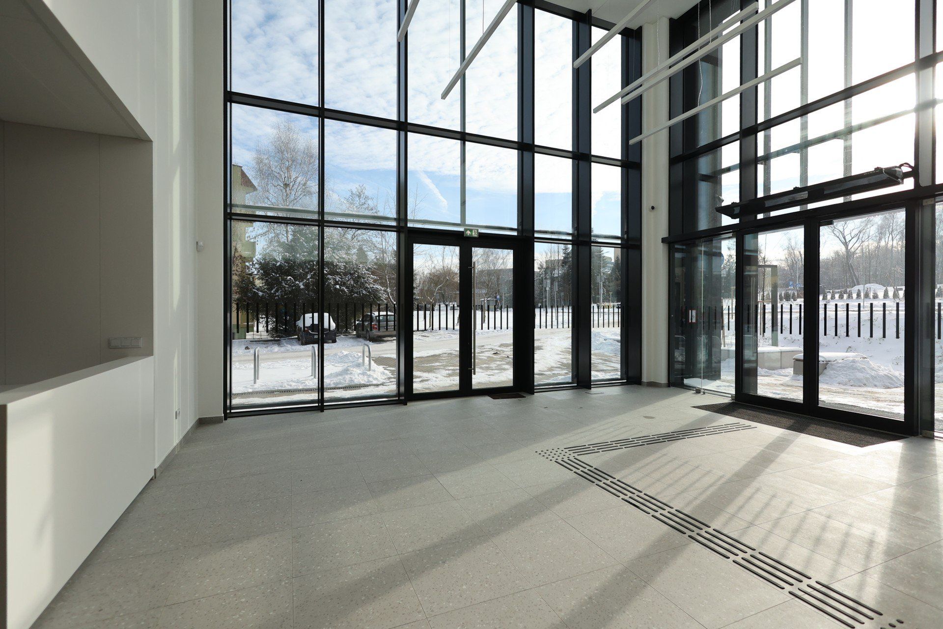 Okna mają ogromny wpływ na dobrostan. Nie tylko architekci i inwestorzy, ale też producenci zaczynają na to zwracać uwagę.