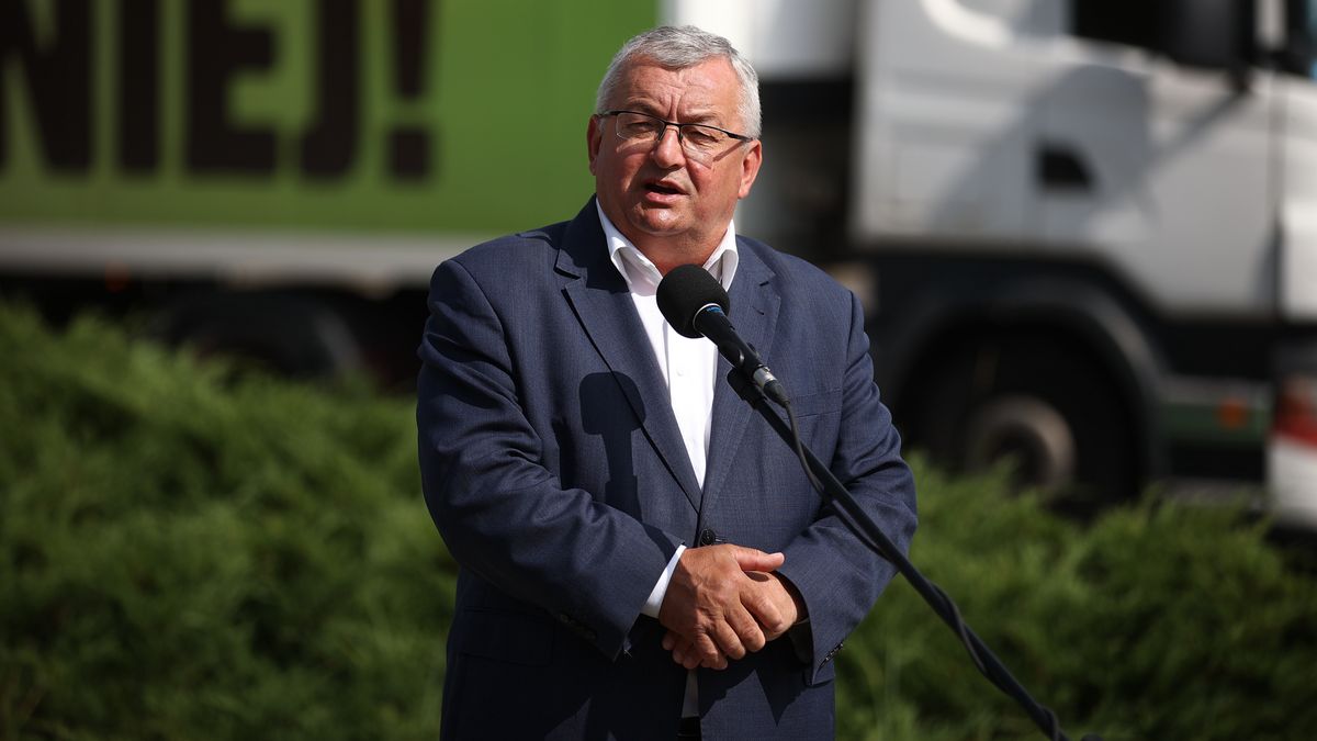 Minister infrastruktury Andrzej Adamczyk