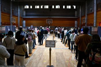 Incydent na Węgrzech. Grożono bombą. Głosowanie na chwilę przerwano