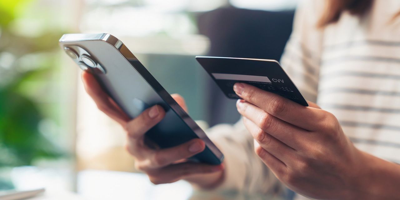 Na te przelewy trzeba uważać. Które bank zgłosi do urzędu skarbowego?