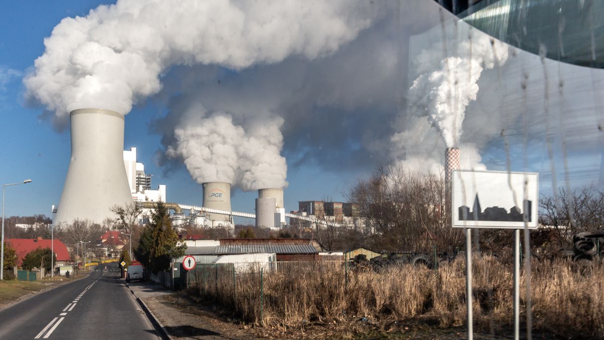Na zdjęciu widok na elektrownię w Turowie