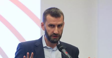 "Zakazałbym". Napisał, co zrobiłby jako minister