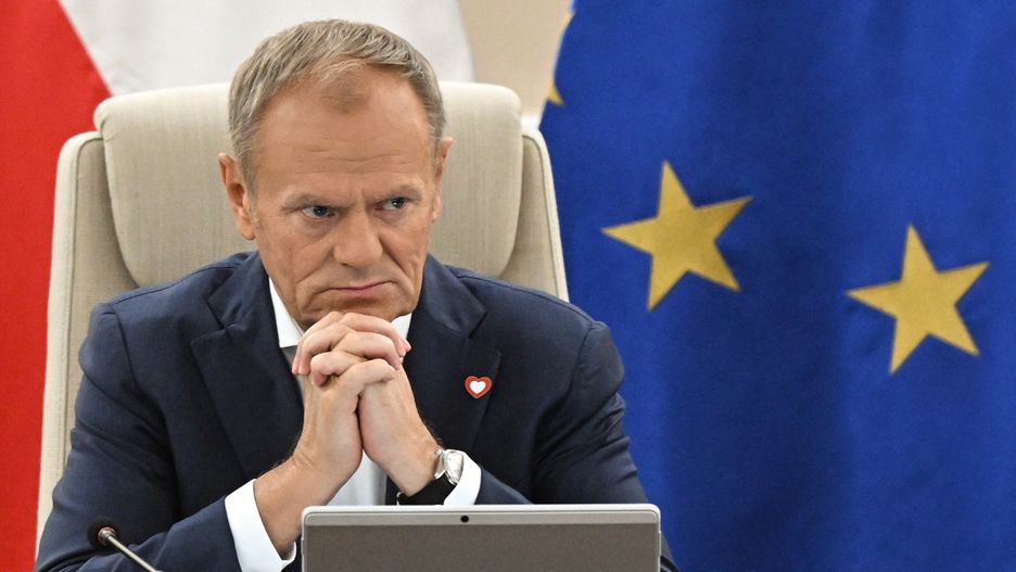 Donald Tusk
Warszawa, 08.10.2024. Premier Donald Tusk podczas posiedzenia rz�du w siedzibie Kancelarii Prezesa Rady Ministr�w w Warszawie, 8 bm. Rada Ministr�w ma zaj�� si� m.in. projektem rozporz�dzenia, kt�re reguluje warunki udzielania pomocy rolnikom poszkodowanych w wyniku kl�sk �ywio�owych w 2024 r. Ministrowie przedstawi� te� raport o sytuacji powodziowej.  (ad) PAP/Radek Pietruszka
Radek Pietruszka
gest, Kancelaria Prezesa Rady Ministr�w, kprm, polityk polityka, posiedzenie, Rada Ministr�w, rz�d, rz�d rz�du, rz�d Tuska, rz�du, rz�du Tuska, spelcione d�onie, w kprm