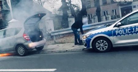 Częstochowa. Krok od tragedii. Palił się samochód, a w środku były dzieci