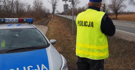 Warszawa. Kierowca ślepy i głuchy na sygnały policji. Uciekał, bo miał powody