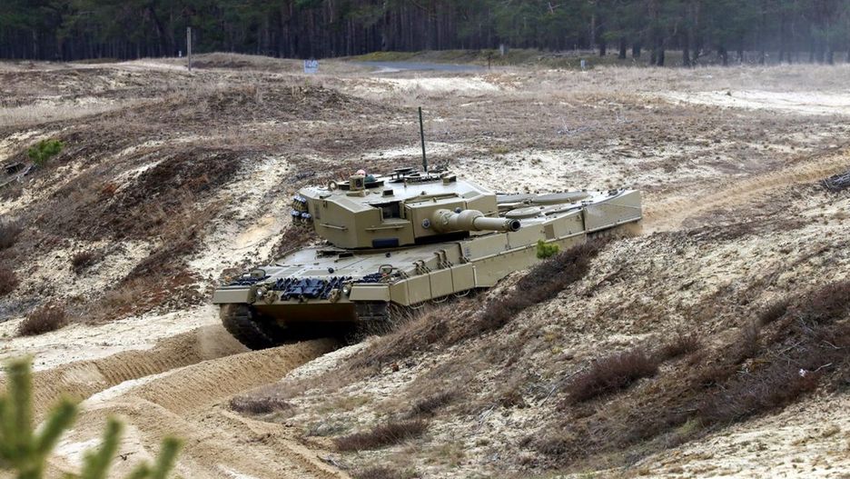 Leopard 2A4 podczas ćwiczeń