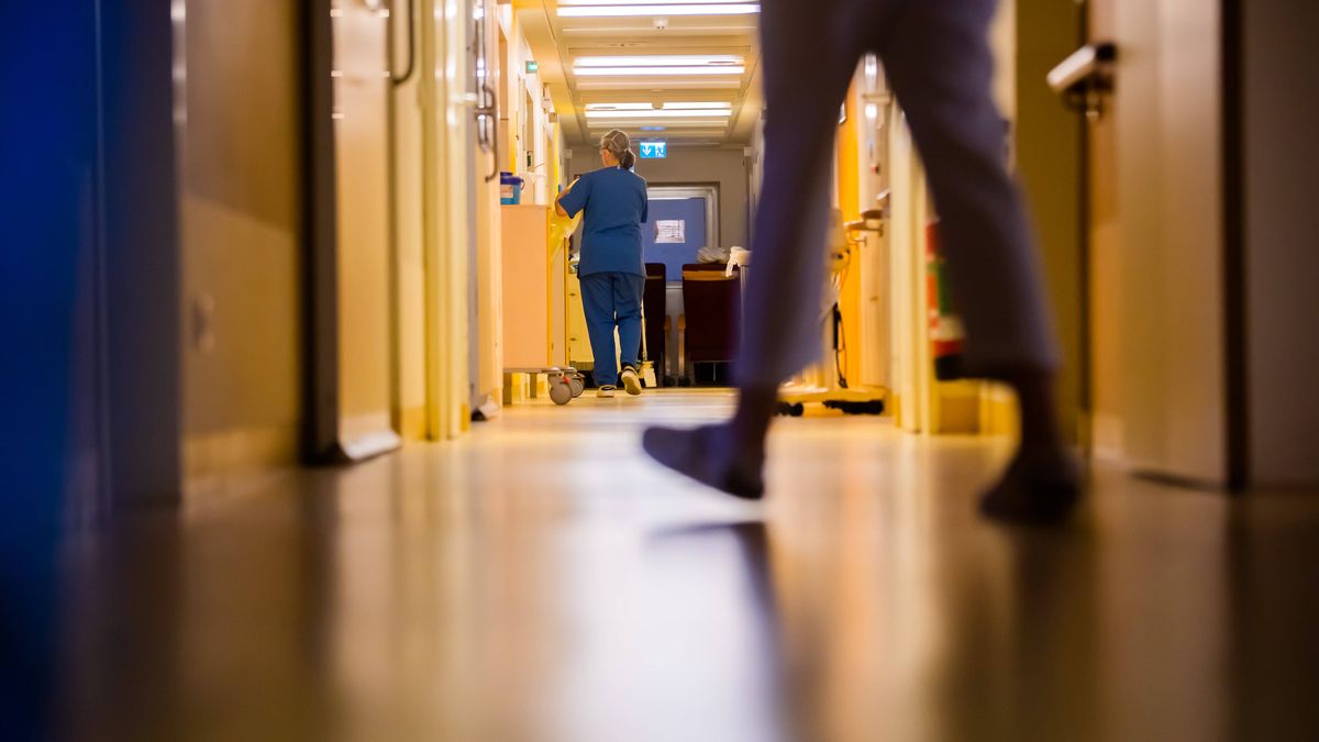 Hospitals in Berlin
FILED - 13 December 2022, Berlin: A view of the corridor of the intensive care unit of the pediatric clinic of St. Joseph Hospital. Photo: Christoph Soeder/dpa 
Dostawca: PAP/DPA.
Christoph Soeder