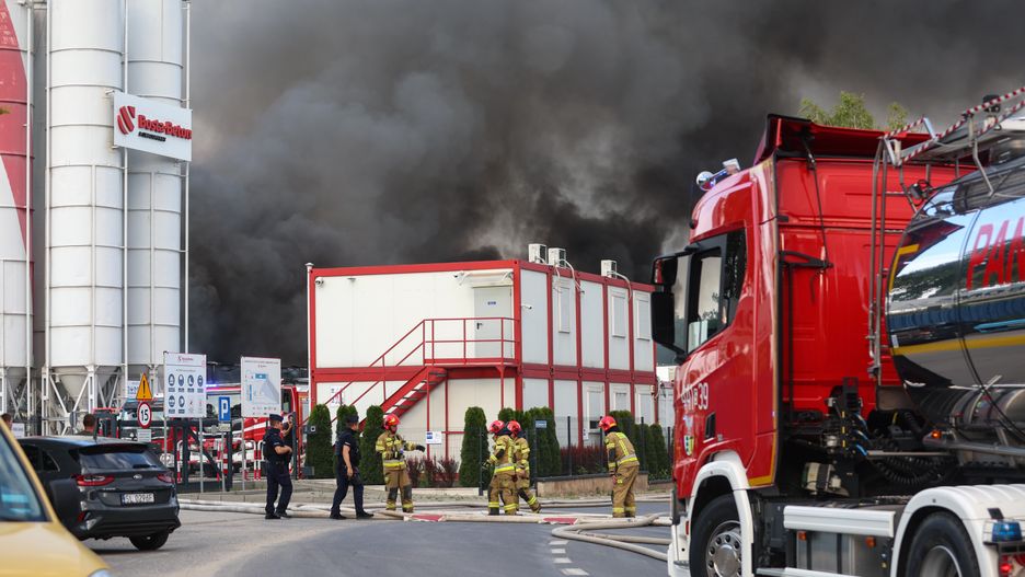 Pożar hali magazynowej w Siemianowicach Śląskich