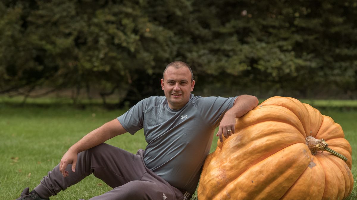 Michael Wilson z dynią
