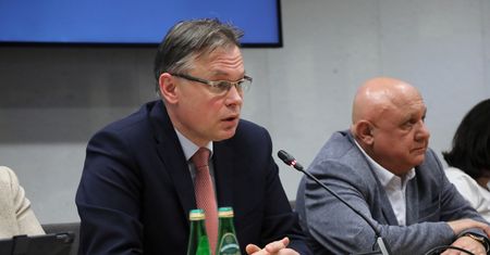 PiS zapowiada, że raport o odszkodowaniach od Niemiec wkrótce zostanie opublikowany. Robi to kolejny raz