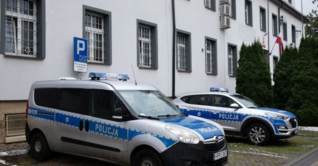 Strzały w bloku w Lubinie. Sąsiedzi mówią o dobijaniu się do drzwi