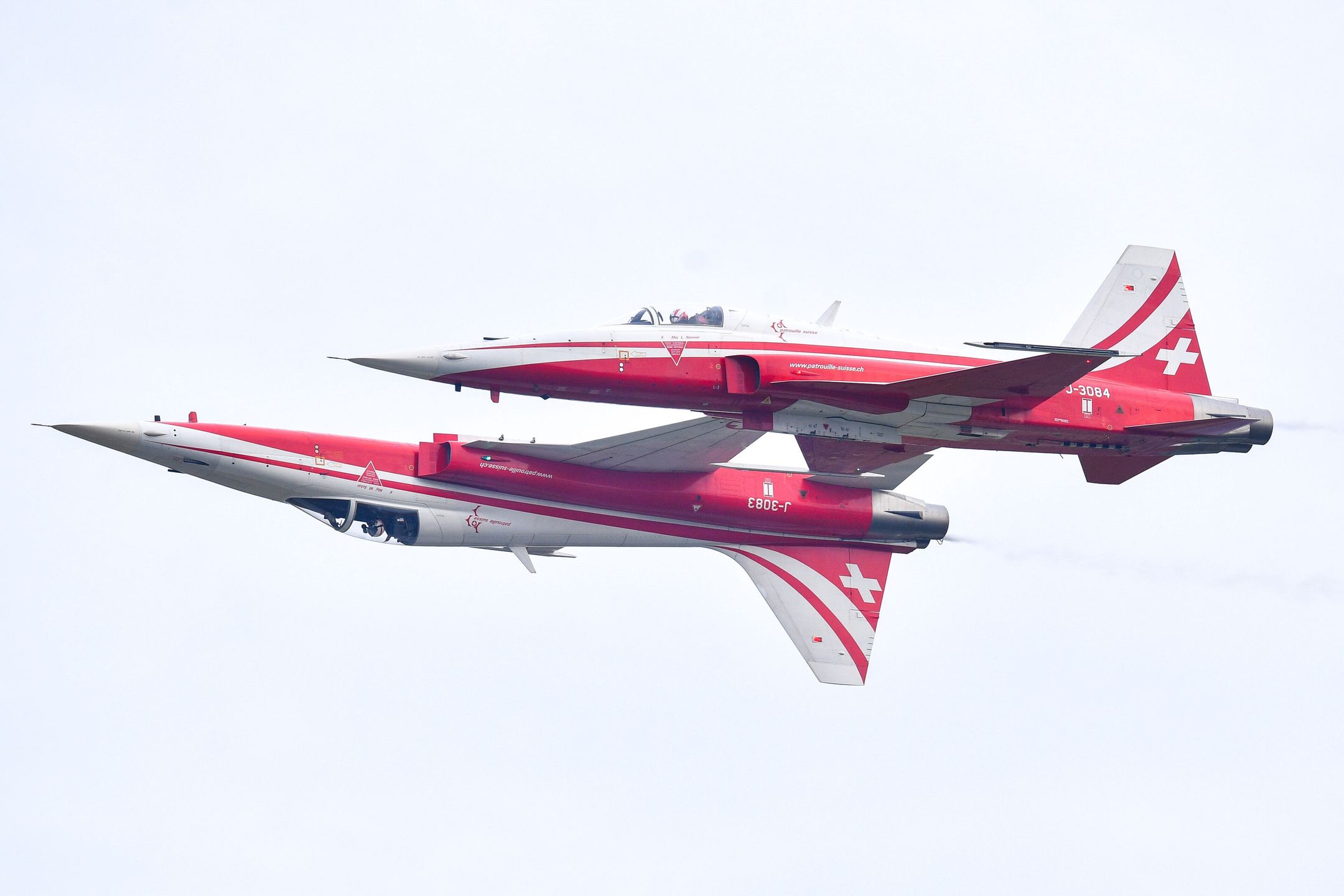 Northrop F-5E Tiger II w wykonaniu grupy Patrouille Suisse podczas Radom Air Show.