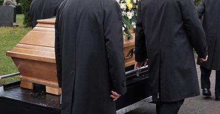 Sprawdzili, ile trzeba zapłacić w Polsce za pogrzeb. Zasiłek tych kosztów nie pokryje