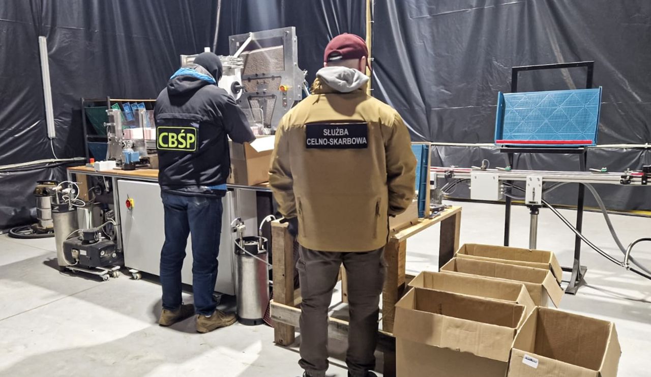 Gang rozbity. Zabezpieczono 10 tirów nielegalnego towaru