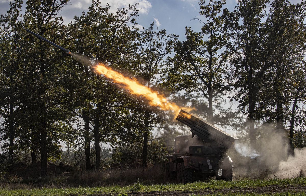 KHERSON, UKRAINE - OCTOBER 07: A view of the grad rocket firing as counterattack launched by the Ukrainian forces against the Russian forces' attacks continue while Russia-Ukraine war continues in Kherson city, located in Kherson Oblast, Ukraine on October 07, 2022. (Photo by Metin Aktas/Anadolu Agency via Getty Images)