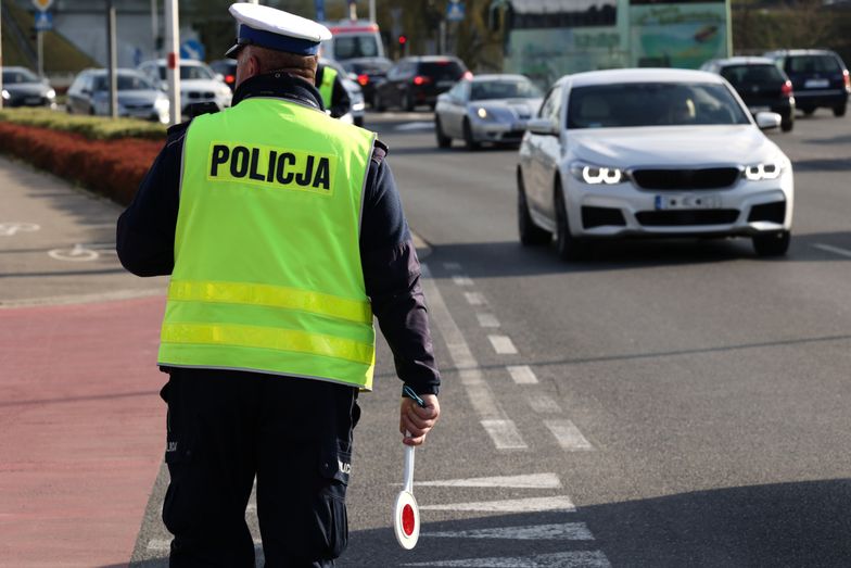 Mandat za jazdę w okularach. Przepisy są jasne