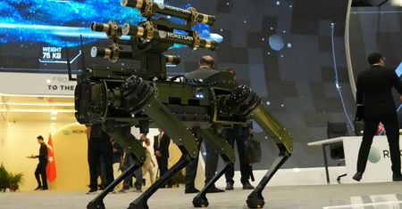 Chwalą się światu nową maszyną bojową. Wygląda jak mechaniczny pies