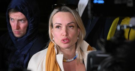 "Zakładanie z góry, że Marina Owsiannikowa jest prowokatorką jest głupie, niesprawiedliwe i krzywdzące". Ekspert wyjaśnia