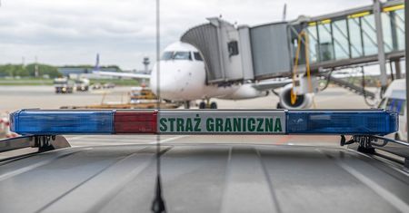 Ukraina wystawiła za nią czerwoną notę. Wpadła na lotnisku w Warszawie