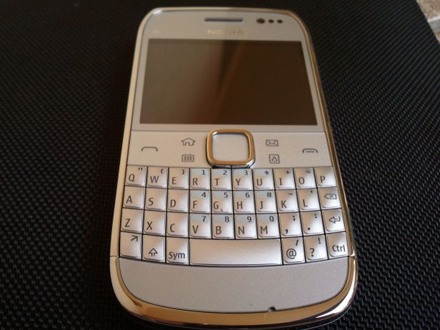 Nokia E6, aż trudno nie piać z zachwytu! [pierwsze wrażenia] 4