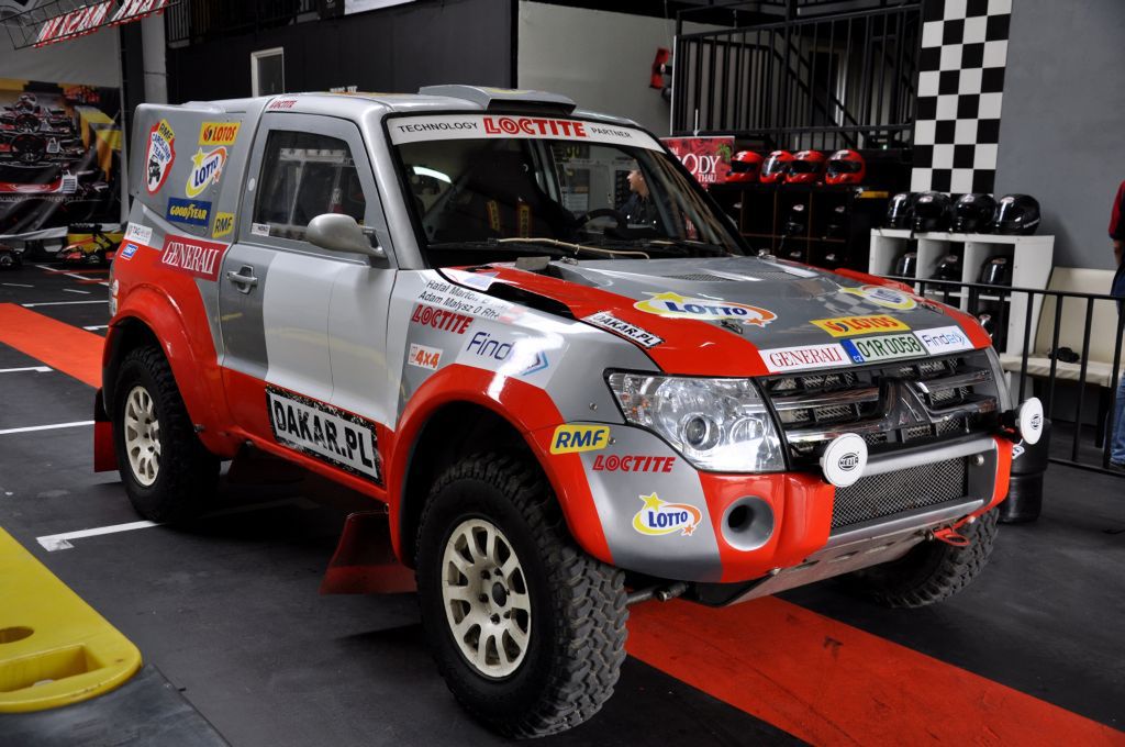 Mitsubishi Pajero V60 T1