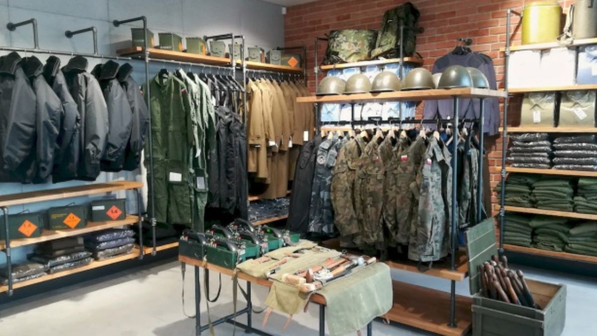 AMW w Bydgoszczy wyprzedaje sprzęt i ubrania/ zdjęcie poglądowe