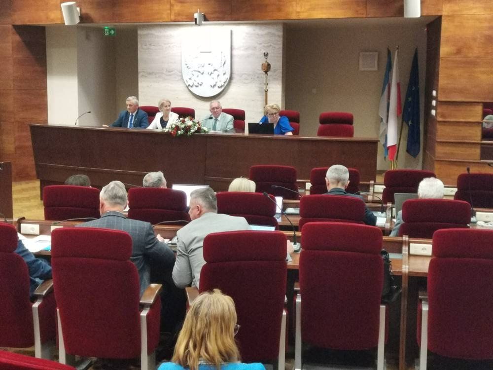 Po długiej dyskusji sejmik poparł absolutorium i wotum zaufania dla Zarządu Województwa Podkarpackiego