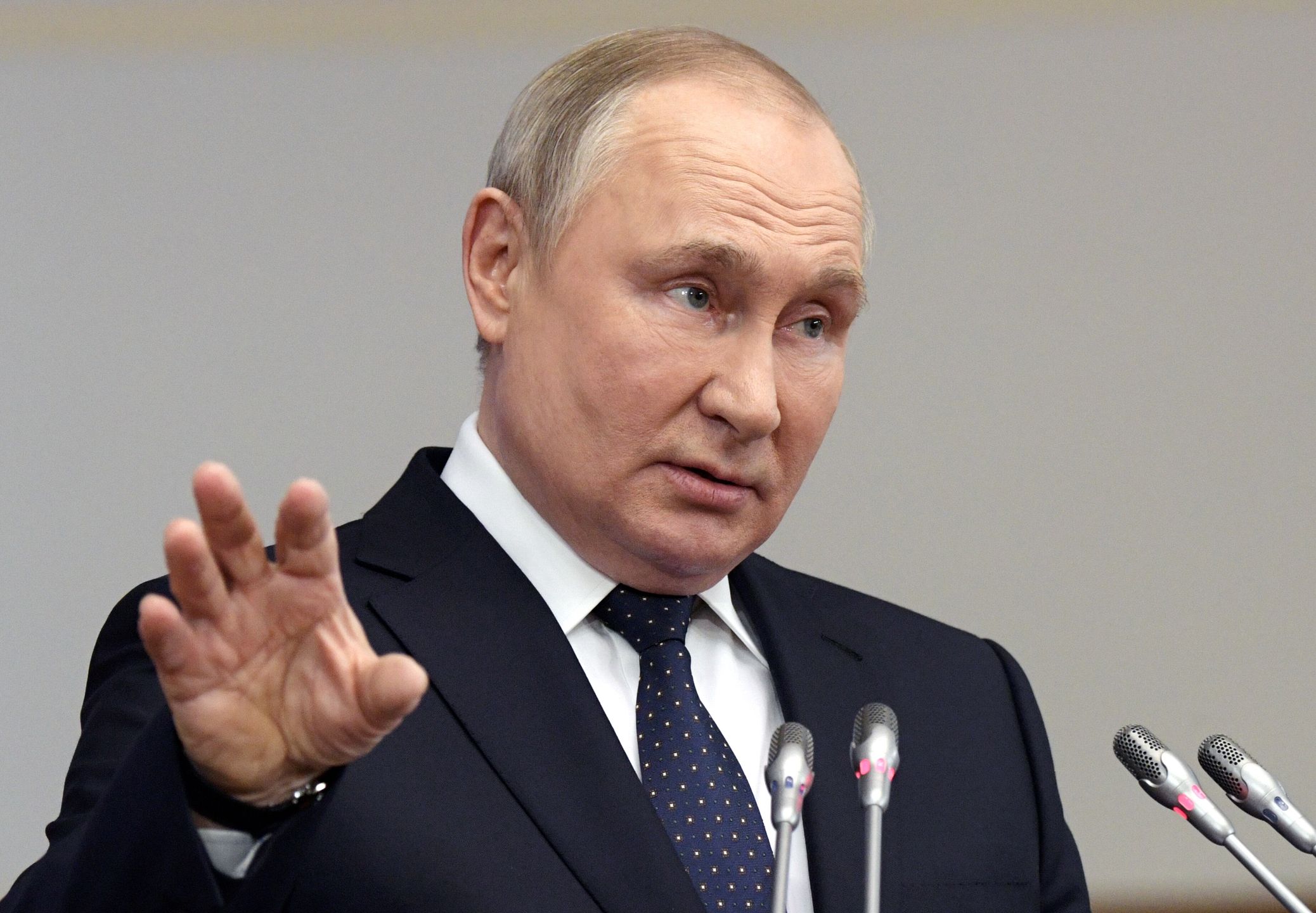 Russian President Vladimir Putin addresses a meeting of the Council of Legislators under the Russian Federal Assembly at the Tauride Palace in St. Petersburg, Russia, 27 April 2022. EPA/ALEXEI DANICHEV / KREMLIN POOL / SPUTNIK / Dostawca: PAP/EPA.