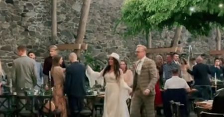 Nowa zabawa na weselu podbija internet. Film ma ponad milion wyświetleń