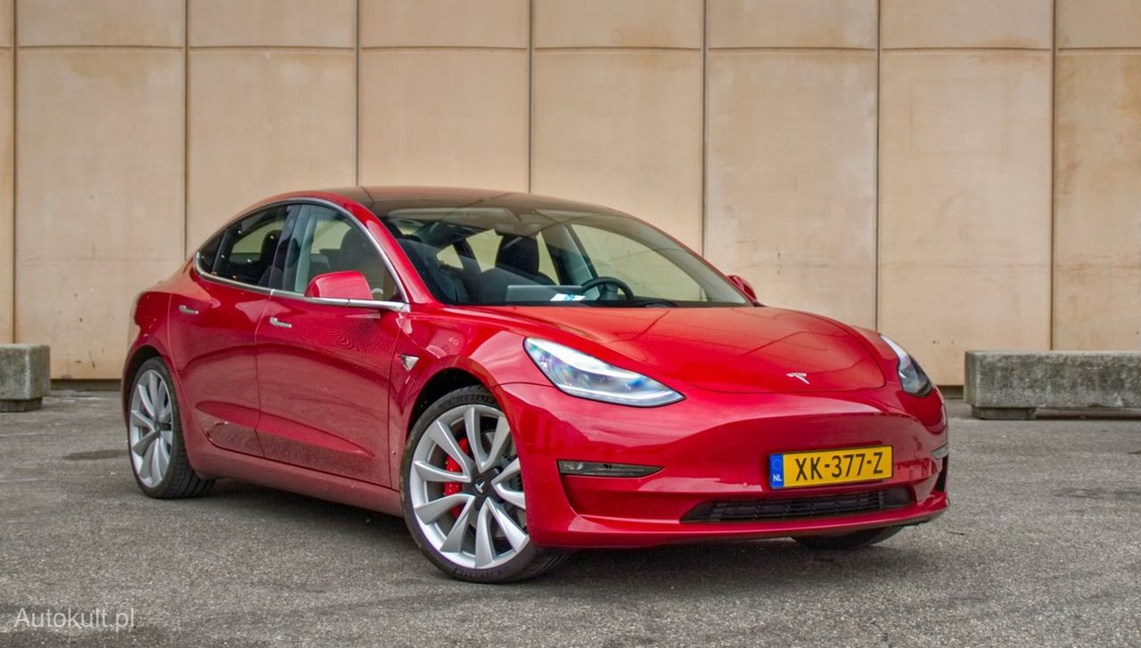 Tesla pochwaliła się polskim cennikiem. Najtańszy jest Model 3
