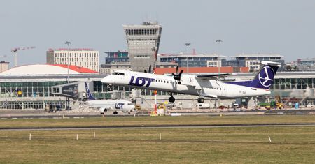 Turbulencje w PPL. Co z rozbudową Okęcia?